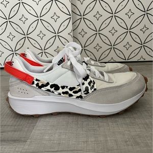 Nike Waffle Debut tennis shoe-women’s 6.5. Like New.